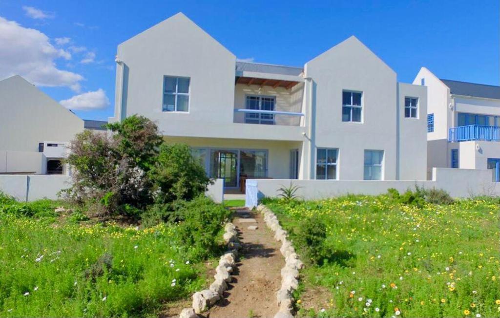 Perfect 10 - 10 To 13 Sleeper Luxury Holiday Home Breakage Deposit Of R2500 Per Weekend Lease 兰格班 外观 照片