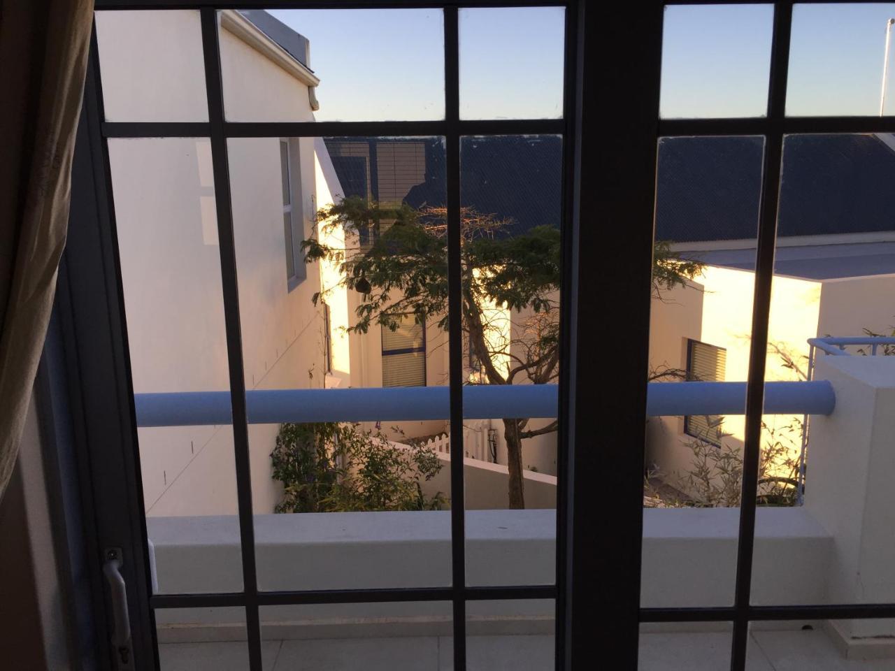 Perfect 10 - 10 To 13 Sleeper Luxury Holiday Home Breakage Deposit Of R2500 Per Weekend Lease 兰格班 外观 照片