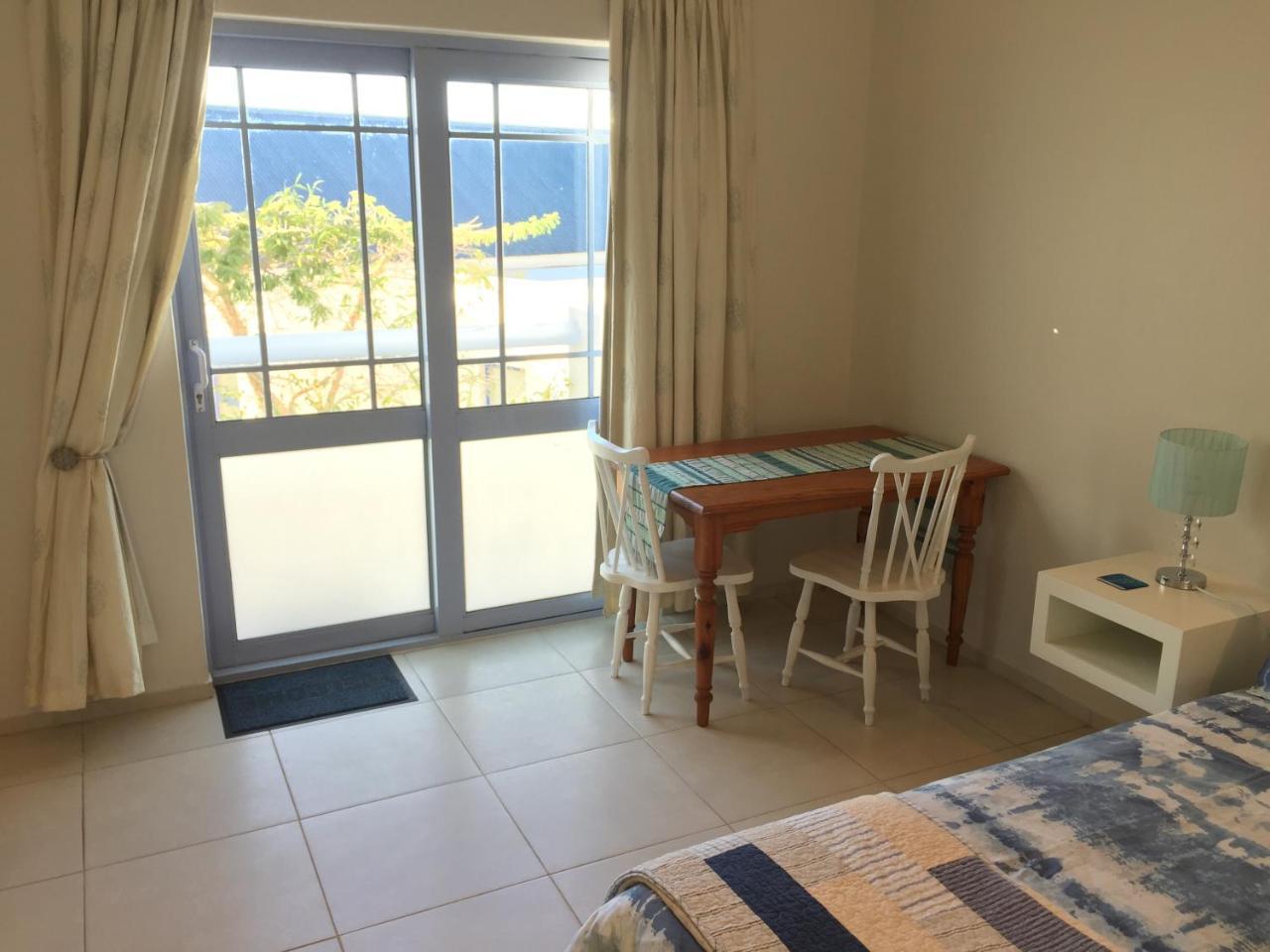 Perfect 10 - 10 To 13 Sleeper Luxury Holiday Home Breakage Deposit Of R2500 Per Weekend Lease 兰格班 外观 照片