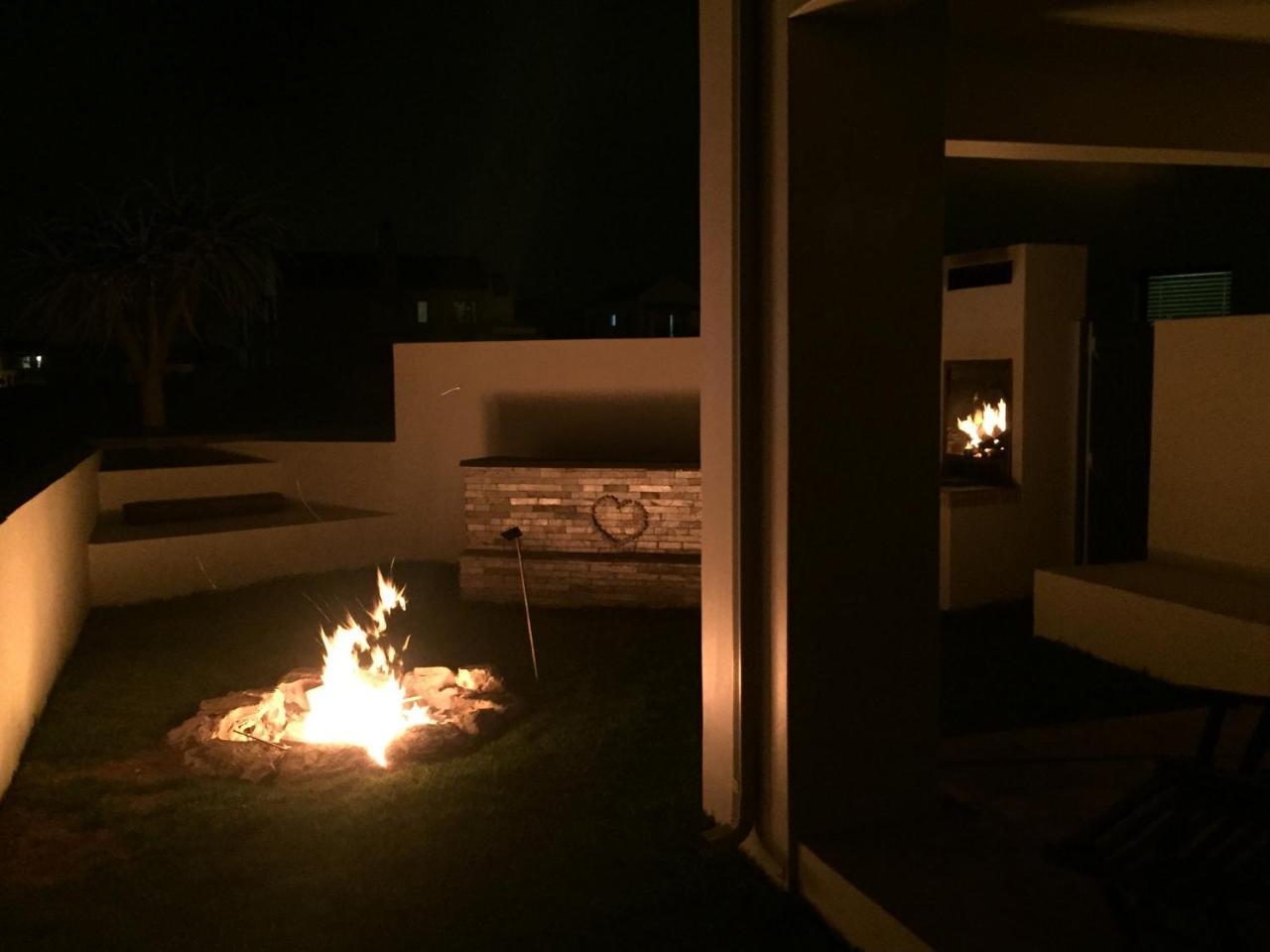 Perfect 10 - 10 To 13 Sleeper Luxury Holiday Home Breakage Deposit Of R2500 Per Weekend Lease 兰格班 外观 照片